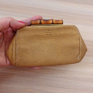 Vintage GUCCI Coin Purse Tan Bamboo Clasp Italian Pebbled Leather Wallet Pouch